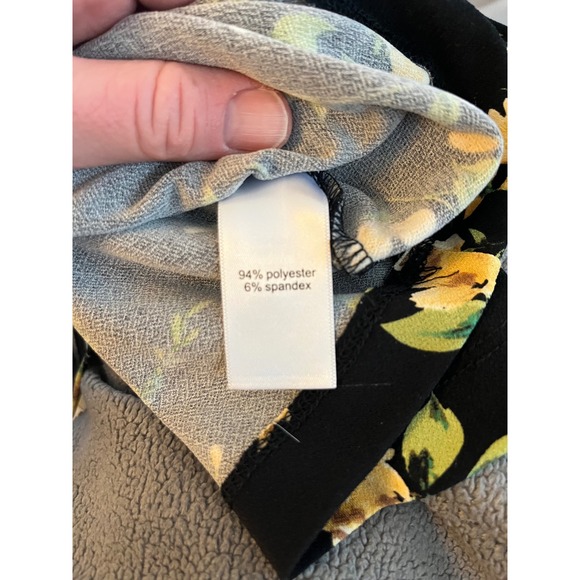 Maurices Womens Black Yellow Floral V-Neck Spaghetti Strap Camisole Top Large - Picture 2 of 4